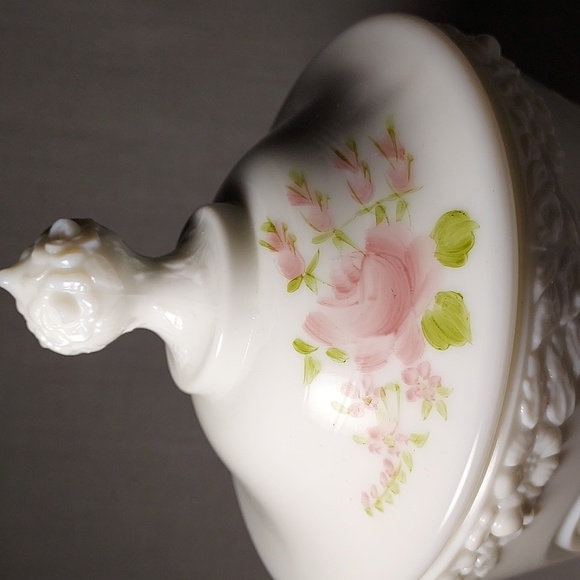Vintage Fenton Milk Glass Hand Painted Candy Dish With Lid Signed Frieda Hubbard - Picture 2 of 9